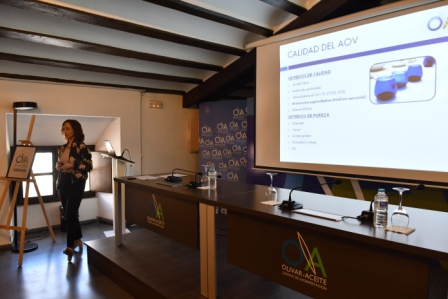 Cata de AOVE en Curso de Sumillería