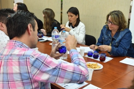 Alumnos catando AOVE