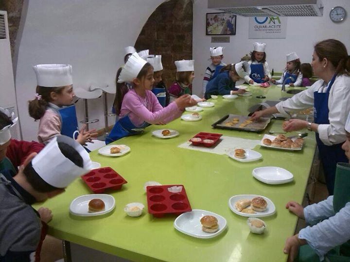Los peques cocinando